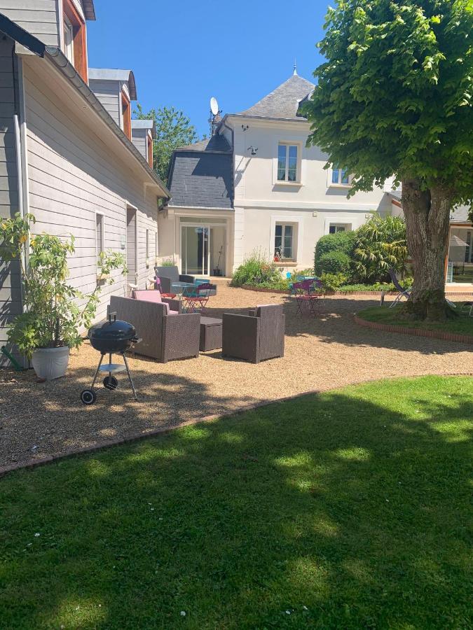 Le Petit Manoir Panzió Farceaux Kültér fotó